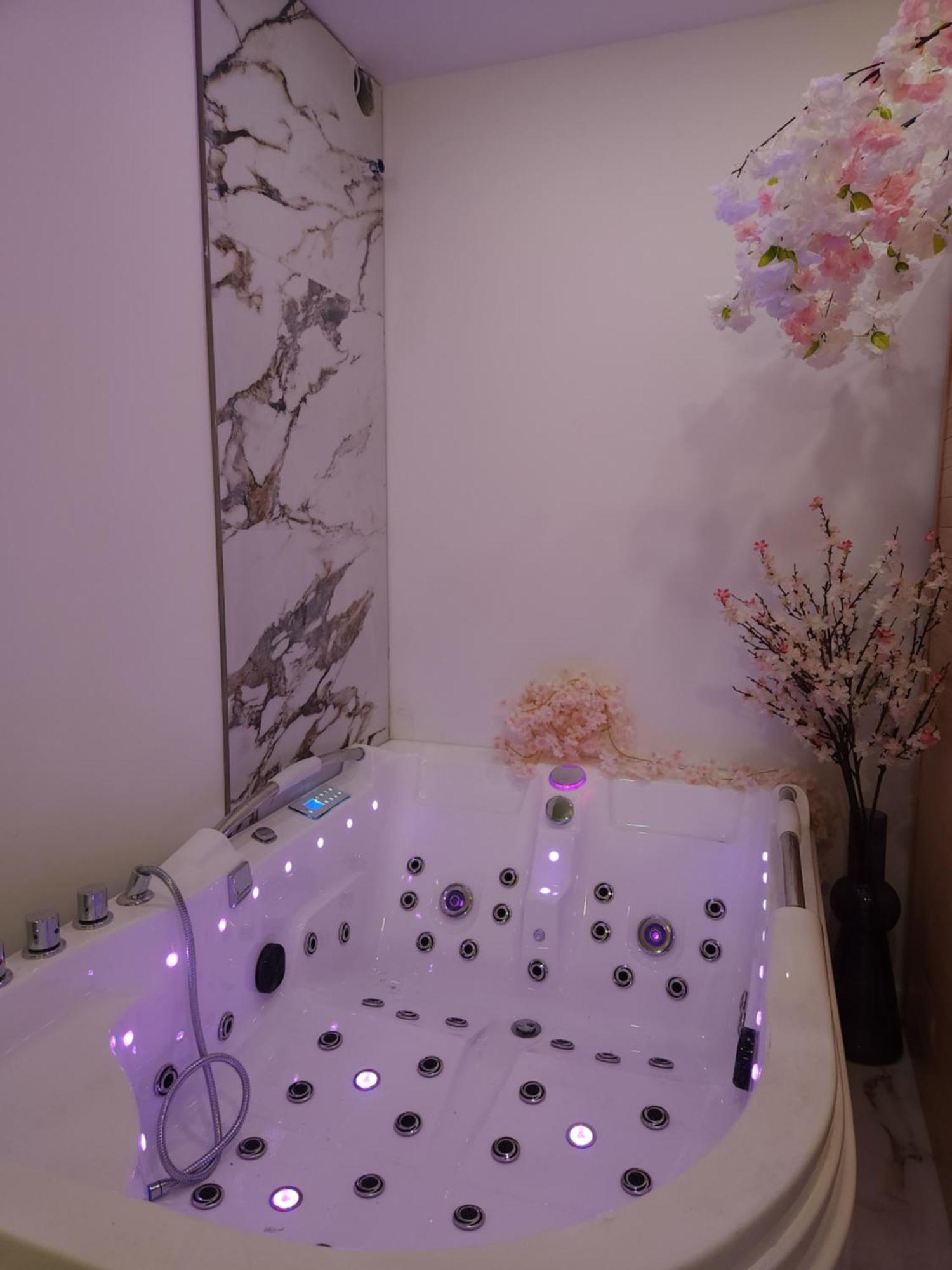 New In Gdansk! Red Room In The Heart Of Gdansk - Bdsm - With A Luxury Jacuzzi And Access To A Sauna 외부 사진